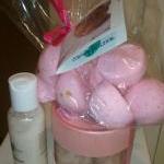 Gift Set In Pink Includes 8 Bath Bombs, 5 Sugar..